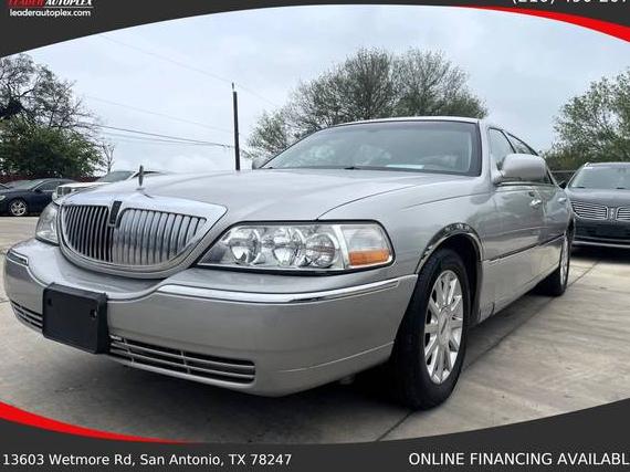 LINCOLN TOWN CAR 2004 1LNHM85W44Y629752 image LINCOLN TOWN CAR 2004 1LNHM85W44Y629752 image